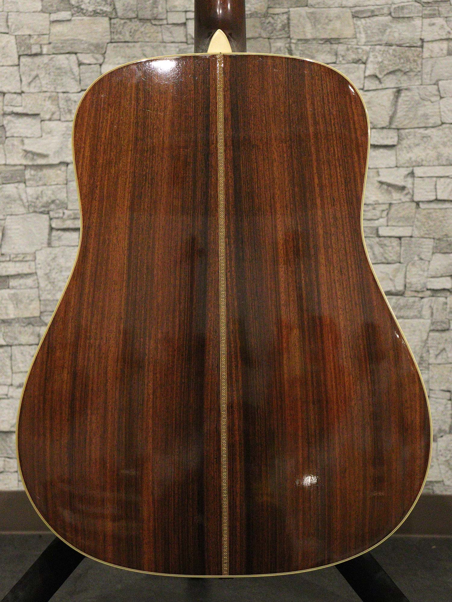 レア ※訳あり品1997年製 Martin HD-28 with FISHMAN Martin HD-28VE - Natural w/Fishman Ellipse | Sweetwater